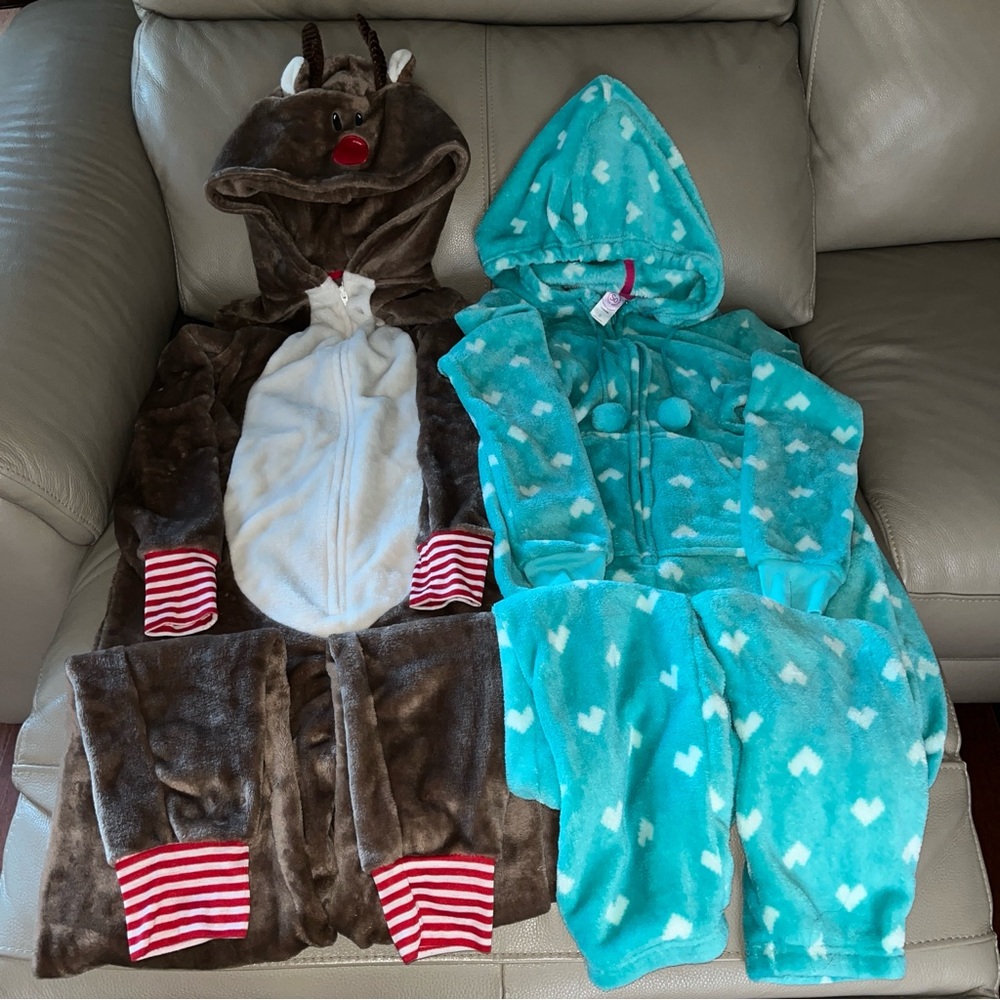 Women PAJAMAS HOODED ONE PIECE ONESIE RUDOLPH REINDEER/HEARTS sz Small open foot